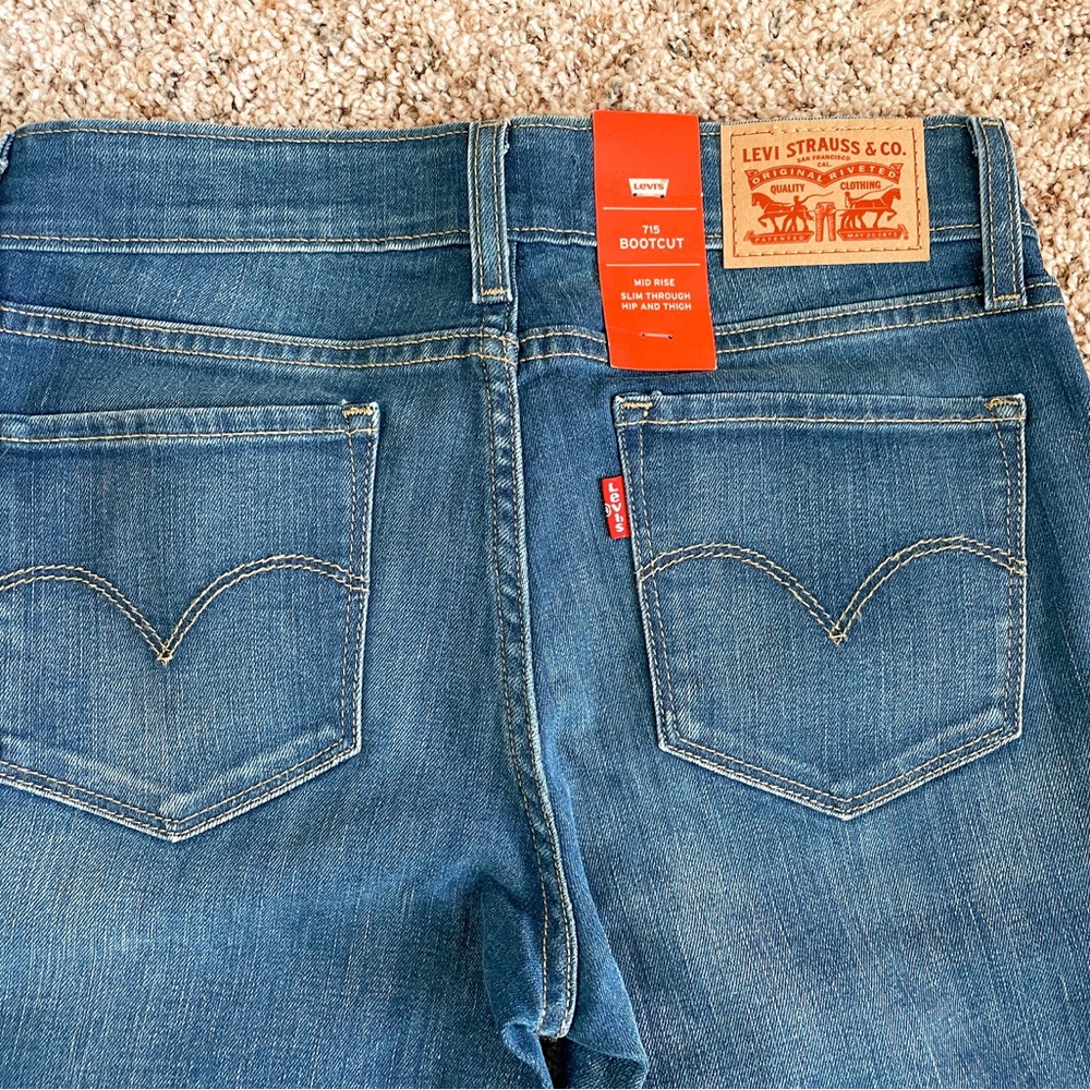 Size 25 Bootcut Levi’s Jeans